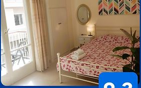 Sensitive Apartment Near Metro Dafni